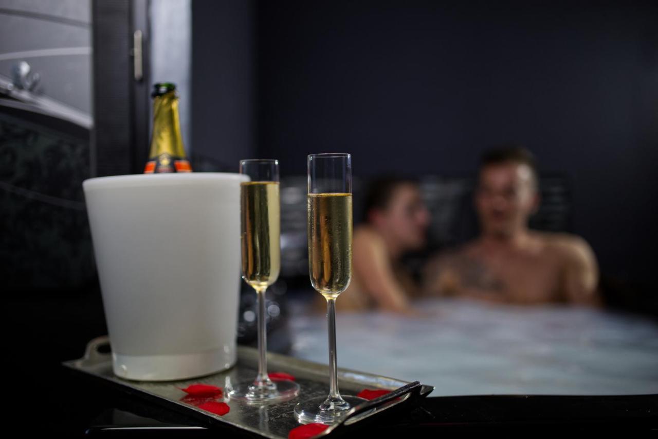 Nuit Romantique - Jacuzzi - Beziers - Romance Royale Esterno foto